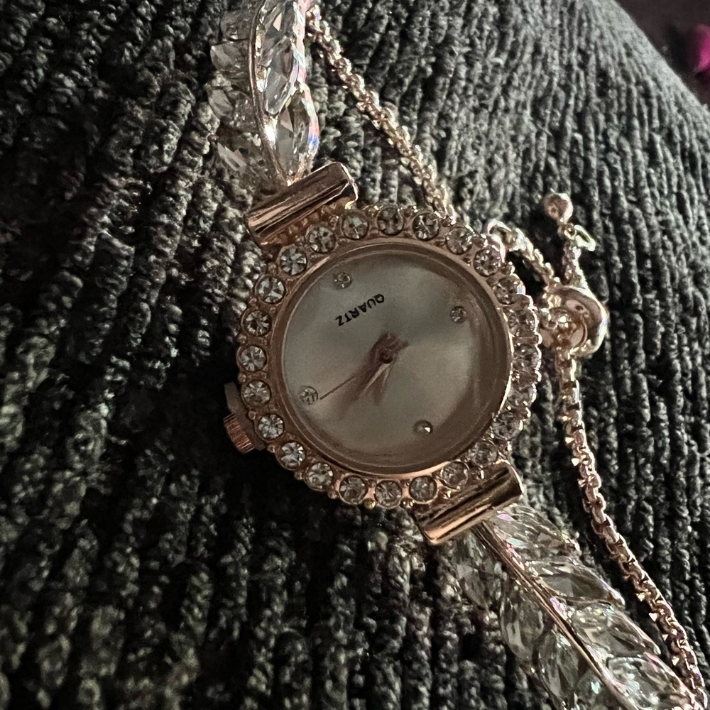 New Vintage style  adjustable CZ watch in gold tone‎
